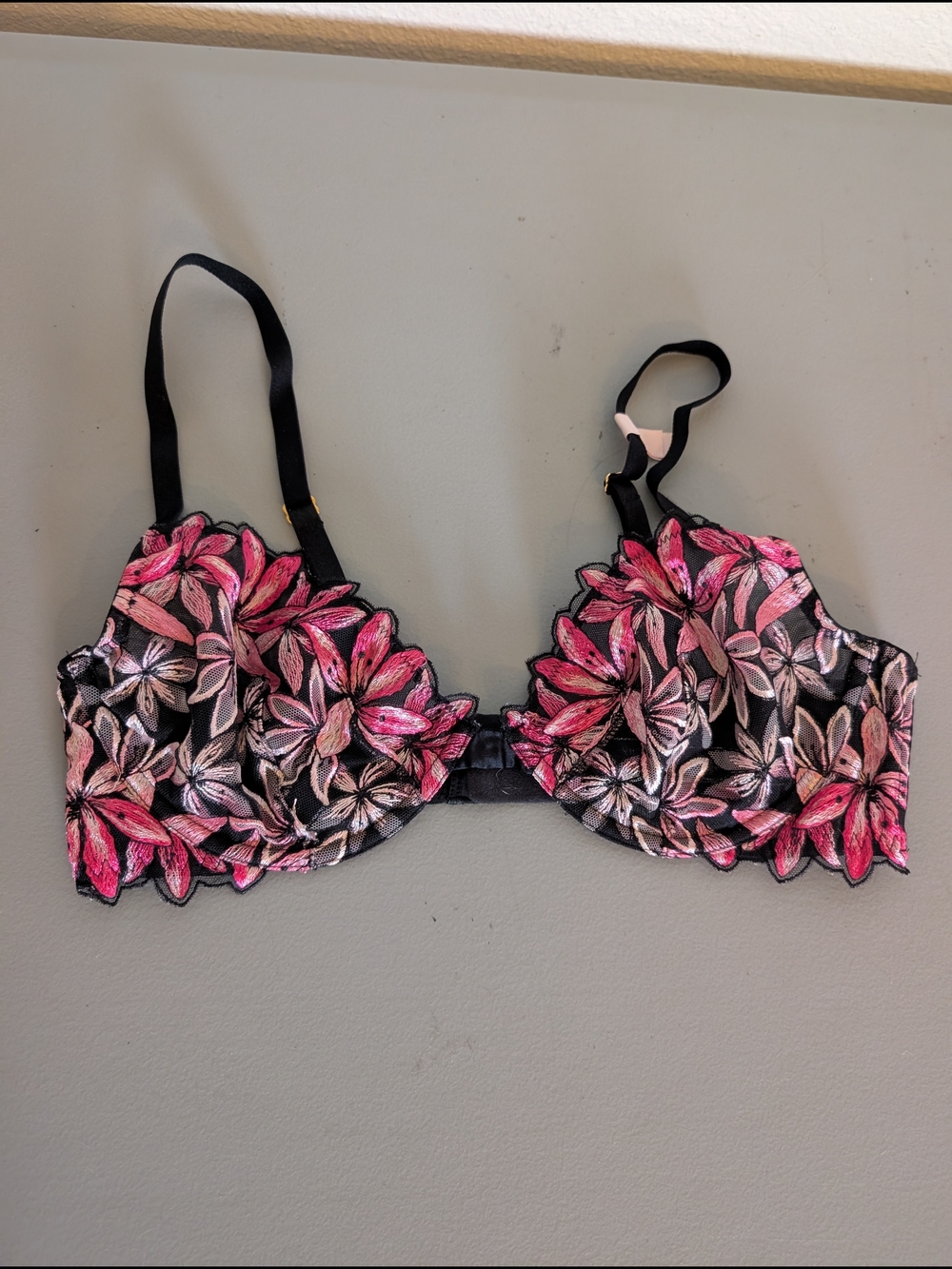Victoria's Secret Ziggy Glam Floral Embroidery Low Cut Demi Bra Pink And Black